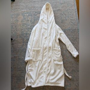 Selke Fleece Cozy White Hooded Robe, One Size